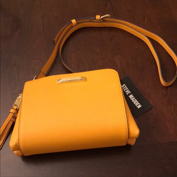 Steve Madden Blannis Crossbody Bag - Picture 2 of 6